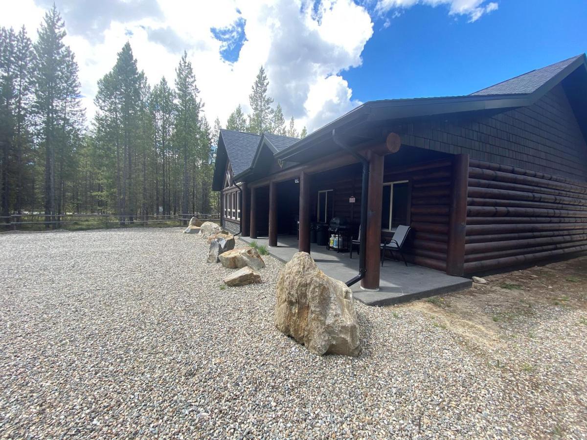 Wolf Den Villa Valemount Exterior photo
